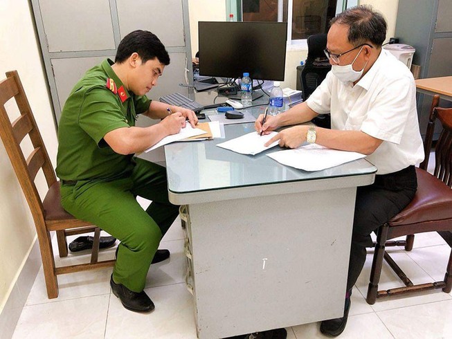 Ông Tất Thành Cang bút phê ‘đồng ý’ nhưng đổ cho cấp dưới