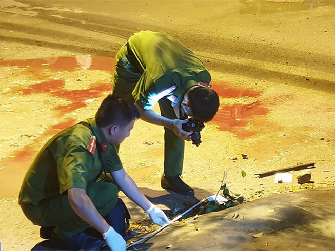 Bảo vệ dân phố ở quận 12 bị giang hồ chém trọng thương
