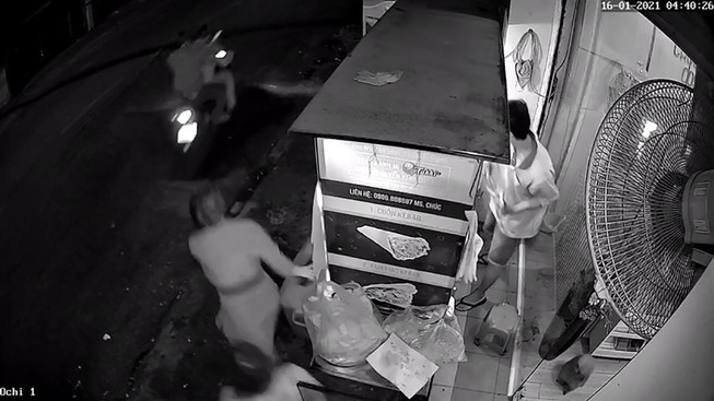 Trộm điện thoại rồi rút hơn 60 triệu đồng thông qua ví điện tử
