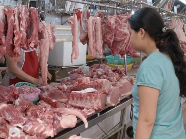 Giá bán lẻ thịt heo vọt do sự bùng phát dịch tả Châu Phi