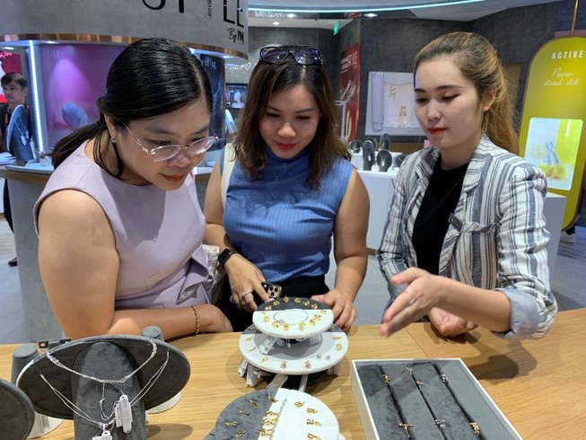 Mặc kệ dịch bệnh, 1 ông trùm vàng lãi hơn 1.000 tỉ