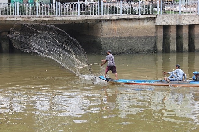 Ông Đoàn Ngọc Hải đề nghị xử lý người bắt cá kênh Nhiêu Lộc