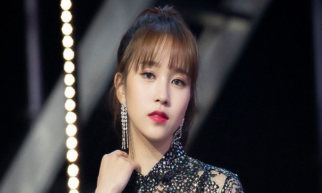 Mina chính thức quay lại trong đợt trở lại của TWICE