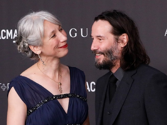 Người phụ nữ mà Keanu Reeves không thể buông tay là ai?