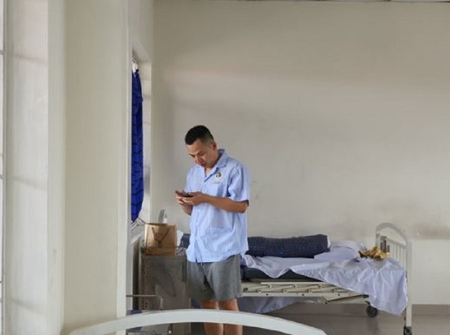 Vũ Khắc Tiệp gây tranh cãi về thái độ khi bị cách ly