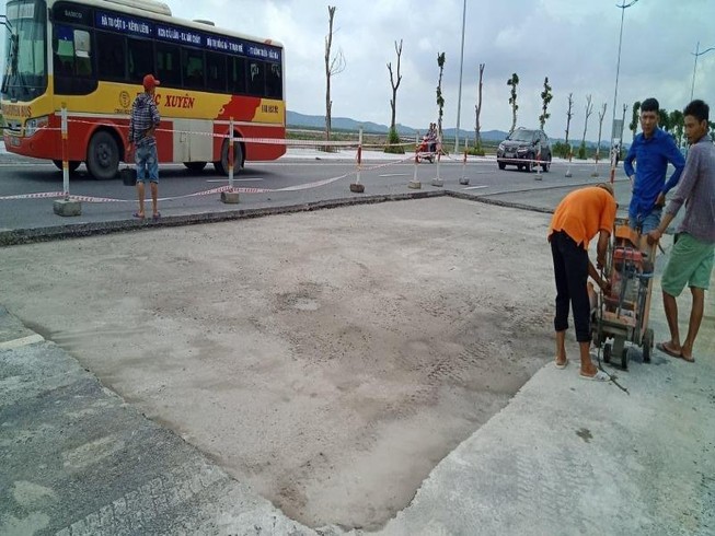 Đại lộ 10 làn xe xuống cấp, rình rập nhiều nguy hiểm