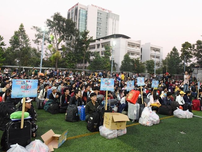Hơn 1.300 sinh viên ‘Cùng PVOIL về quê đón tết’