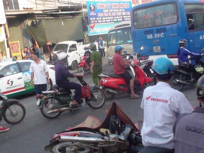 Xe đưa rước học sinh cán chết người