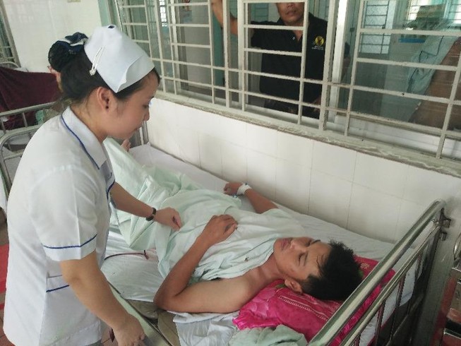 Thông tin mới về vụ trạm trưởng kiểm lâm bị lâm tặc đâm