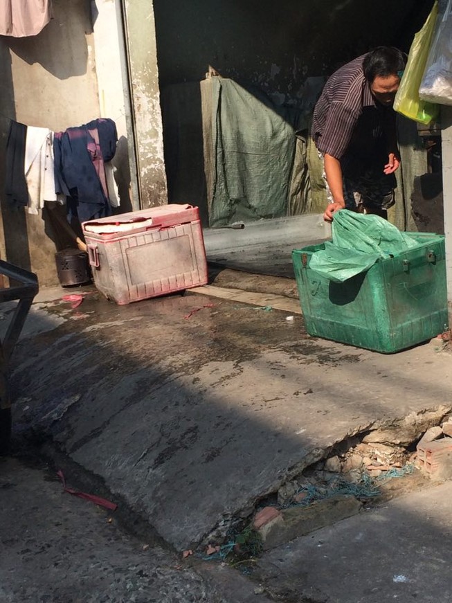 Bệnh tật rình rập khi dùng nước đá bẩn