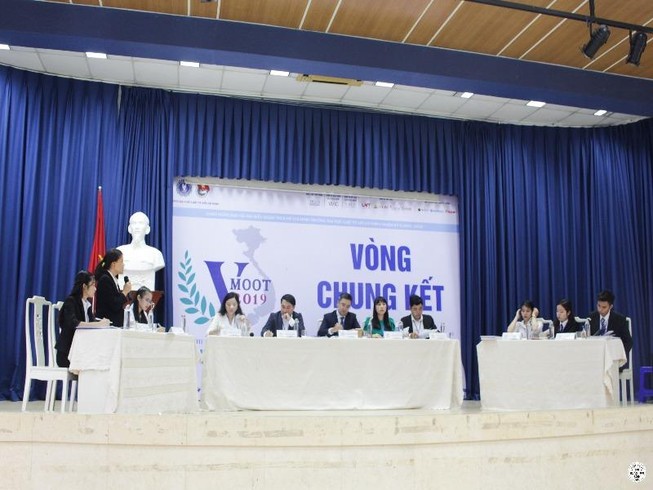ĐH Quốc gia Hà Nội vô địch cuộc thi Phiên tòa giả định Vmoot