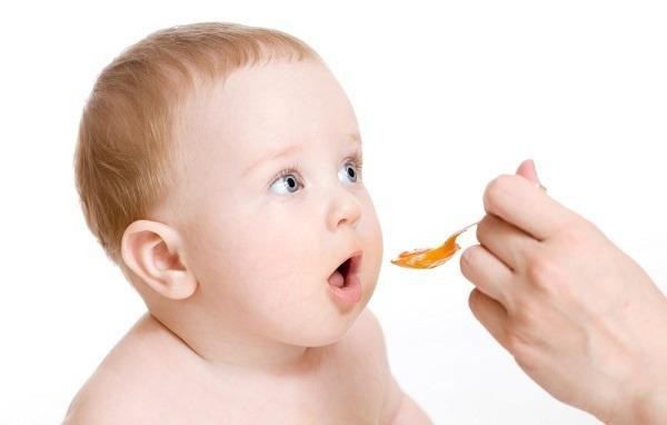 Rủi ro gì có thể gặp nếu cho trẻ sơ sinh ăn mật ong?