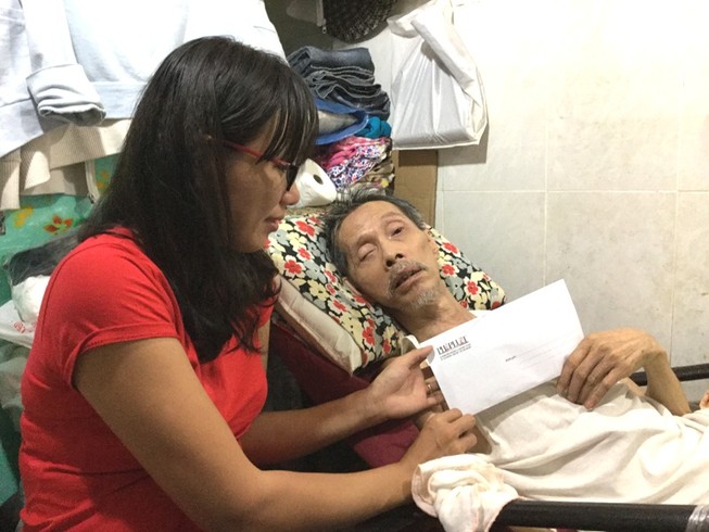 Ông già neo đơn được bạn đọc và phường giúp đỡ