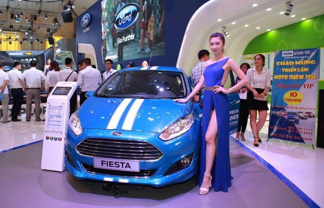 Ô tô nhập vào Việt Nam tiếp tục kêu khó vì Nghị định 116