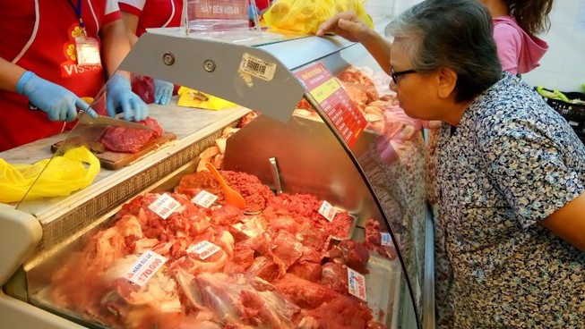 Giá thịt heo hơi bất ngờ tăng phi mã, lên gần 90.000 đồng/kg