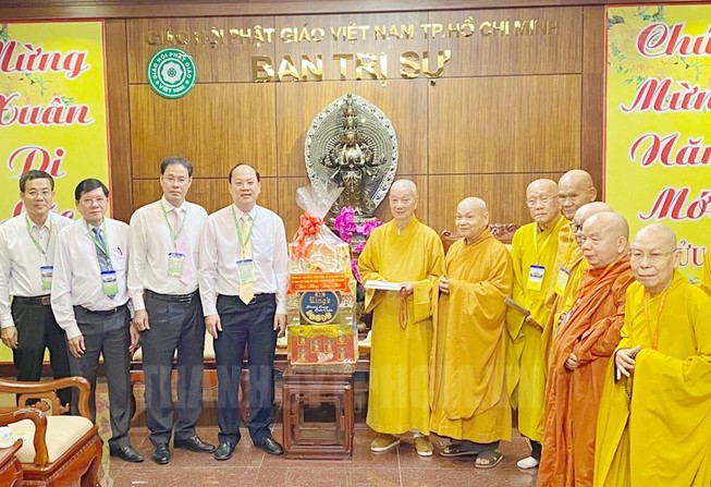 Lãnh đạo TP.HCM thăm, chúc Tết chức sắc tôn giáo