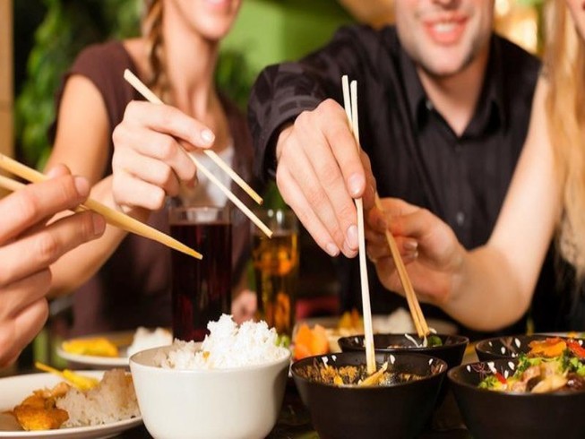 Những dấu hiệu bạn nên thay đũa ăn mới cho gia đình