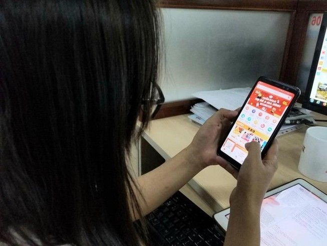 1 khách hàng chi 300 triệu để mua hàng online khuyến mãi
