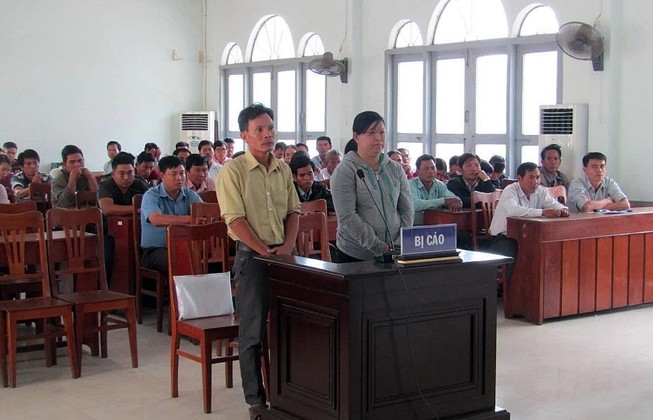 Phạt tù chủ tịch xã trong vụ tráo máy phát cho dân nghèo