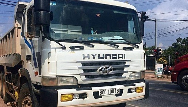2 cha con chết thảm vì bị xe ben cán tử vong