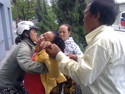 Công bố nguyên nhân vụ trẻ tử vong, người nhà vây bệnh viện