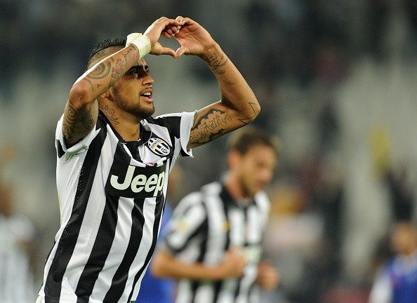 Vidal giúp Juventus đi vào lịch sử Serie A