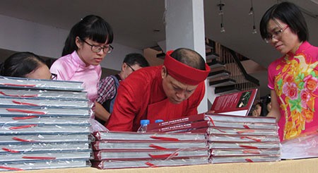 Ra mắt sách Đờn ca tài tử - Lời tự tình của dân tộc, quê hương