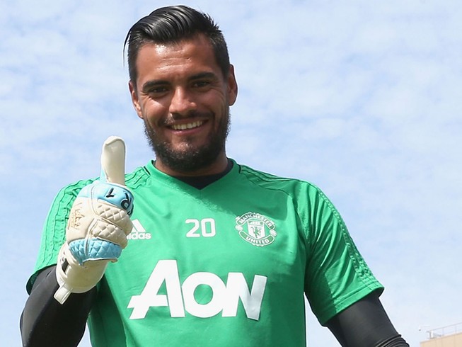 MU ký hợp đồng mới với Romero, De Gea nghĩ gì?