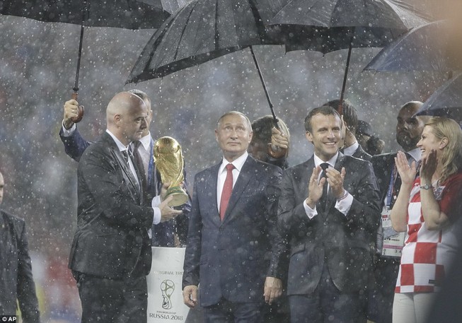 Ông Putin và chuyện hy hữu thời khắc Pháp đăng quang World Cup