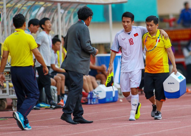 Ngày mai Hùng Dũng chia tay Asiad về Việt Nam