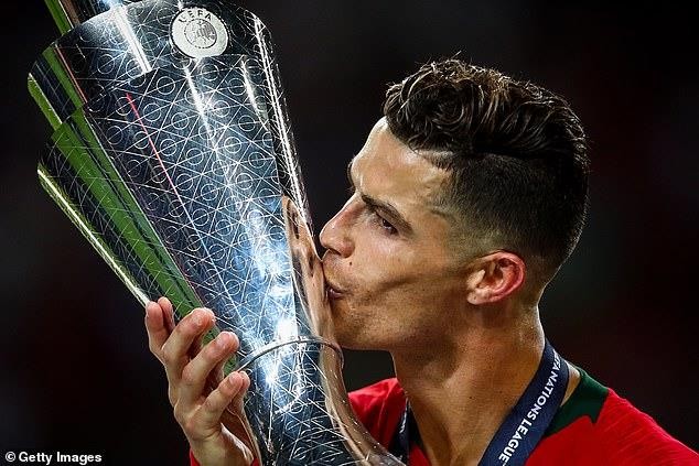 Ronaldo nói gì sau khi đăng quang Nations League?