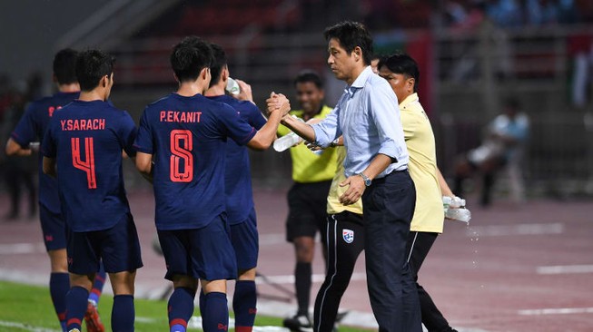 HLV Nishino tìm nhân tố mới, tự tin vượt Việt Nam ở World Cup