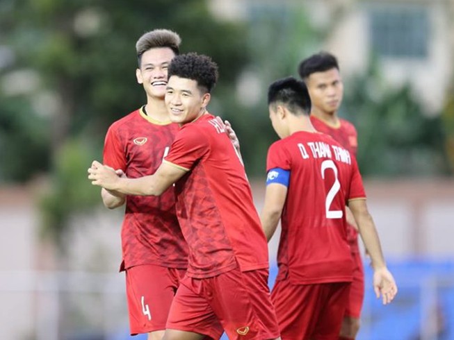 Đức Chinh lập hat-trick, Việt Nam 'chơi tennis' trước Brunei