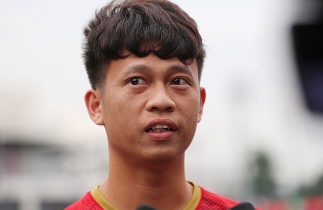 Mặt sân sũng nước ảnh hưởng thế nào đến U-22 Việt Nam?