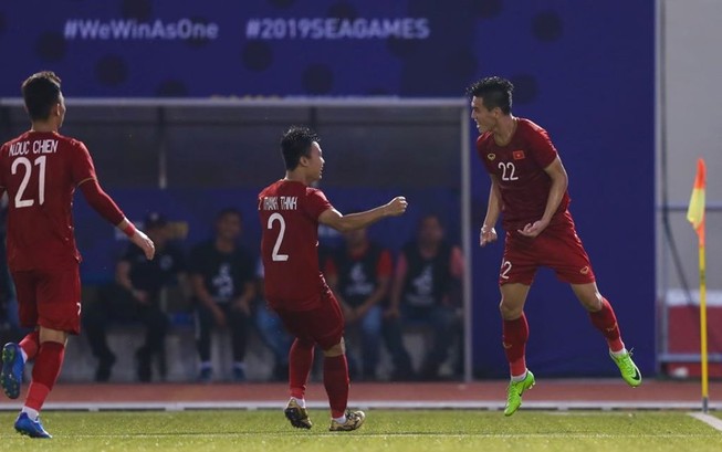 Tiến Linh lập cú đúp, U-22 Việt Nam bay vào bán kết SEA Games