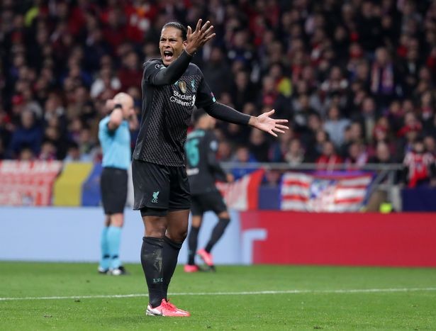 Van Dijk tiết lộ cuộc nói chuyện bất thành của HLV Klopp
