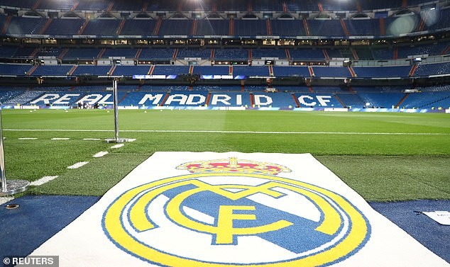 Cả đội Real Madrid bị cách ly vì cầu thủ bóng rổ, hoãn La Liga