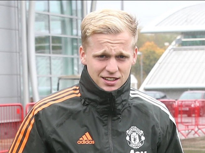 Solskjaer tiết lộ lí do Pogba, De Beek ngồi dự bị ở MU