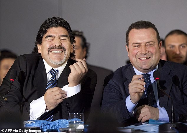 Angelo Pisani giận dữ: 'Maradona đã chết trong cô đơn'