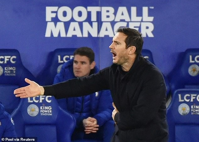 Lampard "đang chìm cùng con tàu" Chelsea. ẢNH: REUTERS