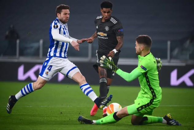 Rashford bỏ lỡ cơ hội trong trận đấu vói Real Sociedad. ẢNH: AFP
