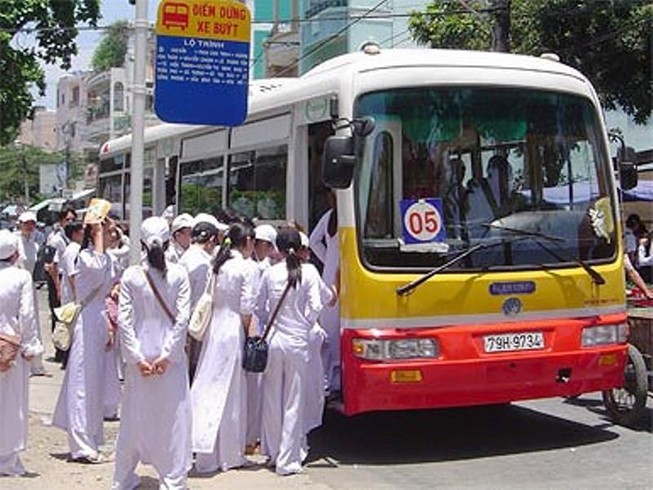Đề nghị trường cung cấp số liệu HS đi học bằng xe đưa rước