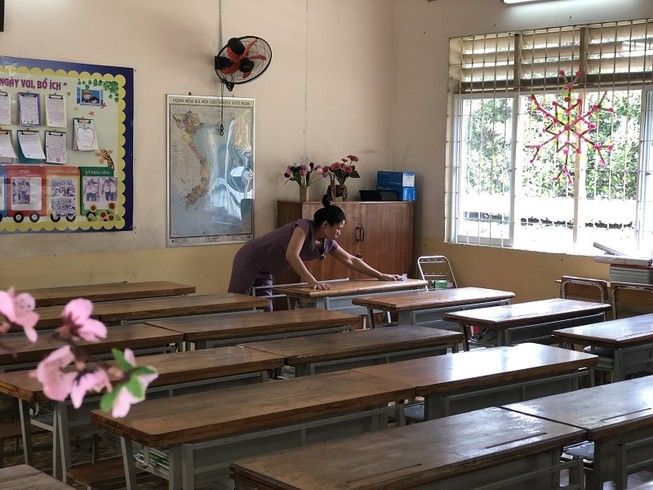 Trường Tiểu học Trần Quốc Thảo, quận 3 tổng vệ sinh trường lớp trước khi đón học sinh đi học trở lại sau Tết vào thứ hai tuần tới