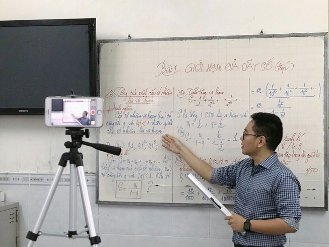 Phương pháp dạy online được nhiều trường sử dụng trong thời gian học sinh nghỉ học tránh dịch COVID-19