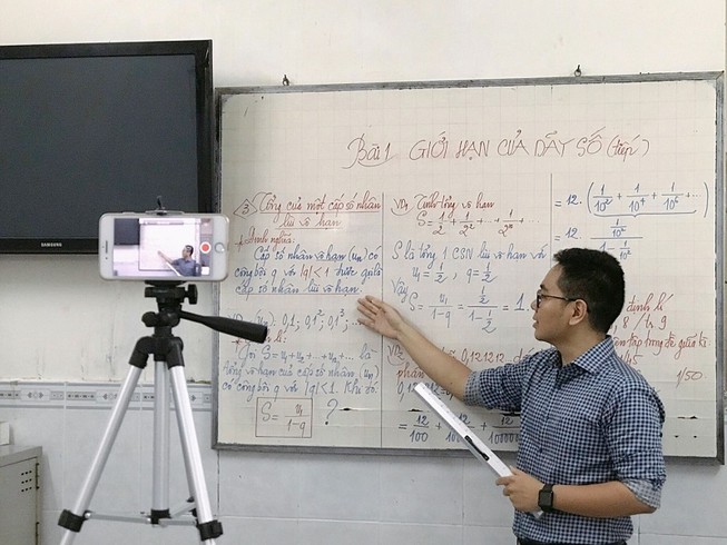 Phương pháp dạy online được nhiều trường sử dụng trong thời gian học sinh nghỉ học tránh dịch COVID-19