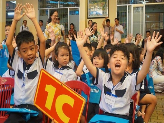 Học sinh trường tiểu học Trần Quốc Thảo, quận 3 (TP.HCM) trong ngày tựu trường