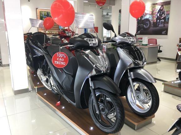 Bảng giá xe máy Honda tháng 2: SH vẫn chênh giá 33 triệu đồng