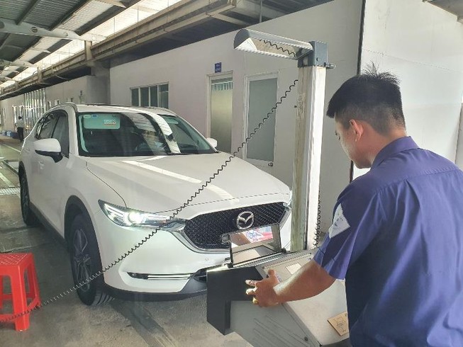 Độ đèn tăng sáng cho xe ô tô có được đăng kiểm?
