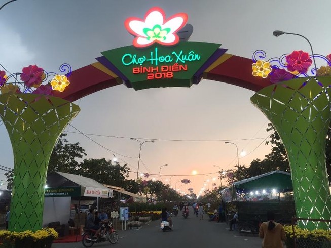 Chợ Bình Điền khai mạc Chợ hoa xuân 2018