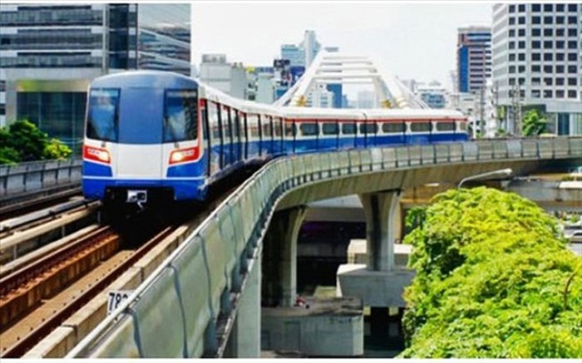 Đề xuất metro vận chuyển cả người lẫn hàng để giảm kẹt xe